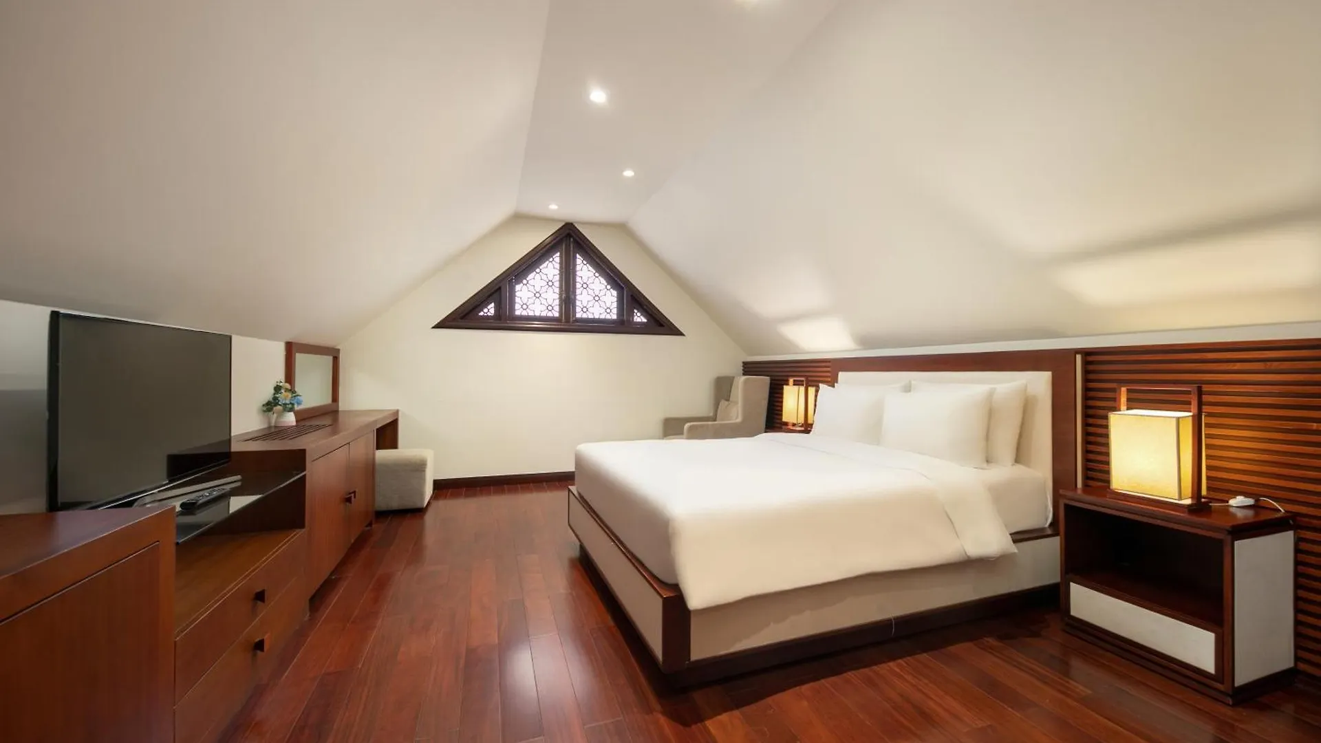Abogo Champa Villa Beach Da Nang 0*,  Vietnam