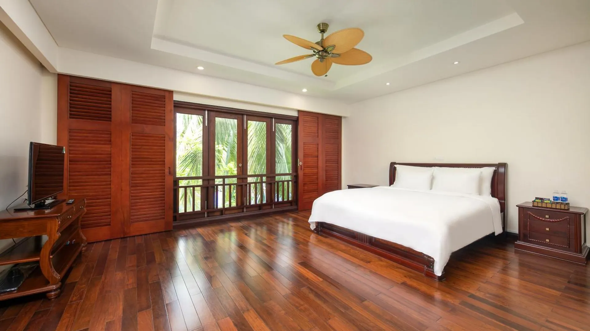Abogo Champa Villa Beach Da Nang 0*,  Vietnam